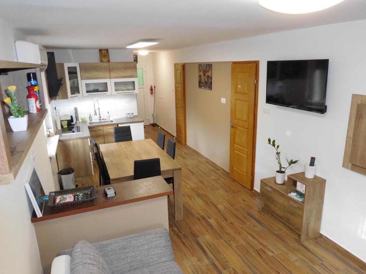 Golden Apartman Orosháza Екстериор снимка