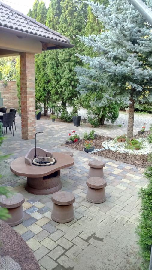 Golden Apartman Orosháza Екстериор снимка