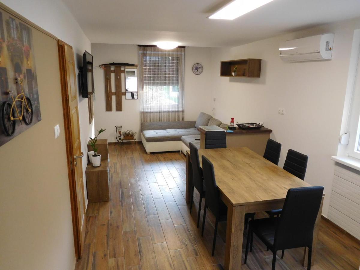 Golden Apartman Orosháza Екстериор снимка